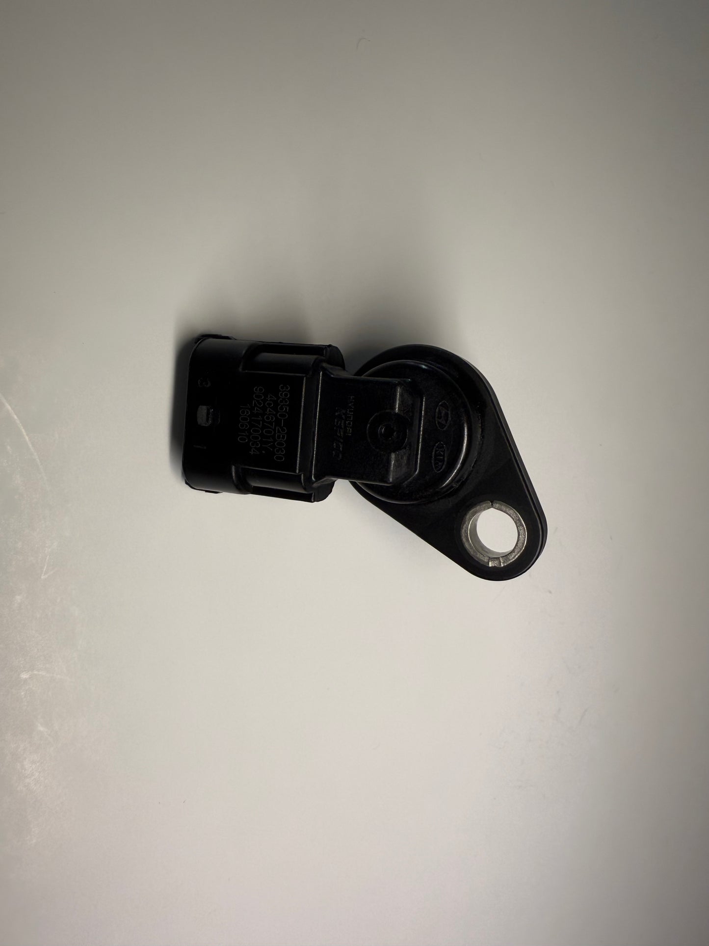 Hyundai & Kia 39350-2B030 Sensor-Camshaft Position